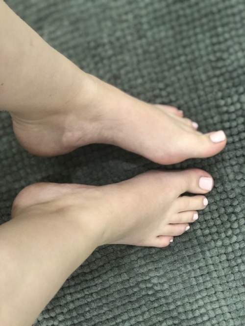 sfpinkfeet: These cute little feet are in need of some attention