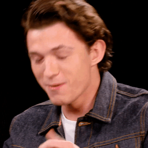 loadmeupbois: wazzupmrstark: #tears in his eyes ^Tom, upon seeing Thumper’s audition tapeThumper’s a
