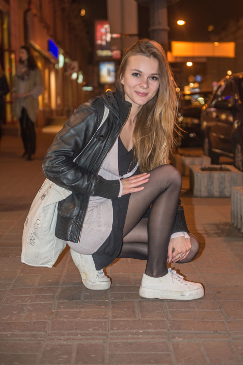 igotyourhose:Love the tights with sneaker combo :3