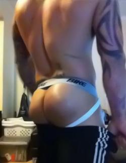 jockbrad:  Swimmers, wrestlers, football players / singlets, jockstraps, speedos and spandex! http://jockbrad.tumblr.com/