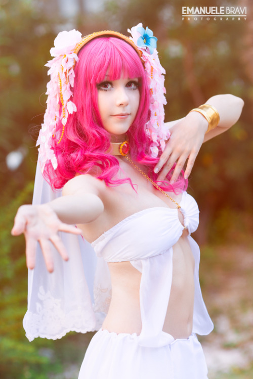 hot-cosplays-babes:  Magi - Morgiana 9 by KiaraBerry 