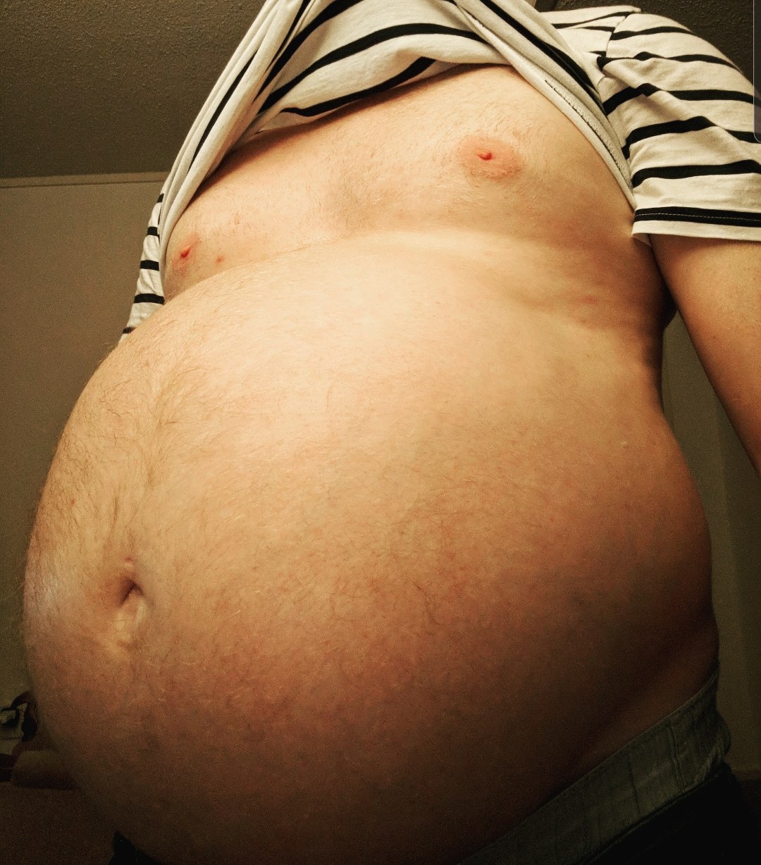 unicorn-ballbelly:#fatandgrowing #unicorn_ballbelly #fat #bigbelly #grommr #fatbelly