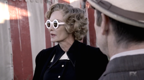 regal-lange:  these glasses will never go under appreciated by me. ever.  