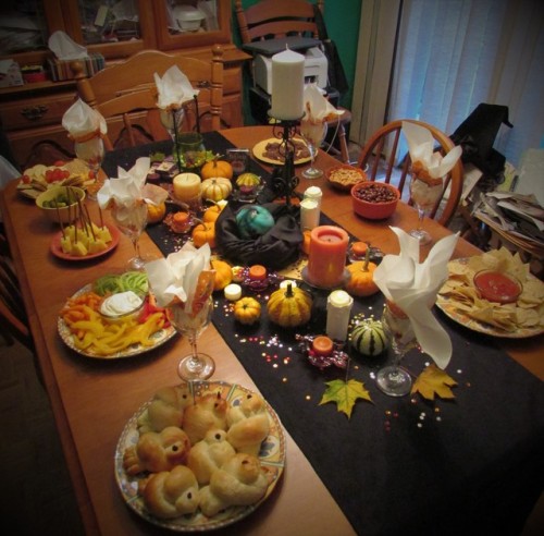 HAPPY THANKSGIVING! (in Canada at least haha)  Our thanksgiving was harry potter themed! We had floa