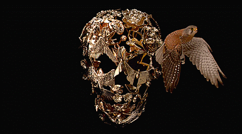 brentofthefabulouswild:Alexander McQueen used skulls throughout his work, starting with his 1992 MA 