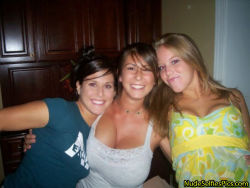 snapchatsextinggirls:  group picture - Find Snapchat Usernames