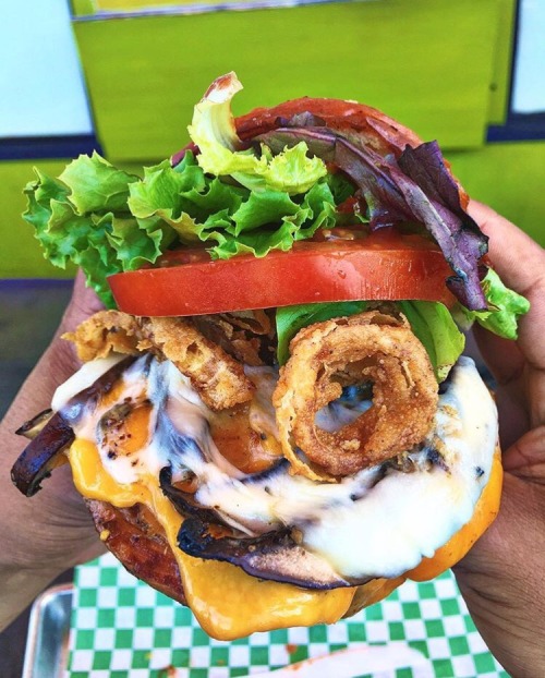 amndomepiece:  whenyougetrightdowntoit:  venus-and-vino:  kidxforever:  nopos-tacabron:  black-exchange:  Oh My Burger  www.ohmyburgerla.com // IG: ohmyburger  Gardena, CA  CLICK HERE for more black-owned businesses!  the face of death has never looked