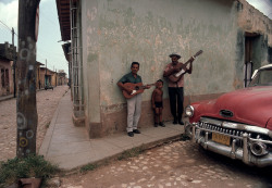 unrar:    Musicians on the Plaza Mayor of