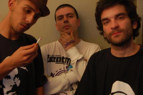 bonnesteve:  eh aqui mantoy con chinaski  