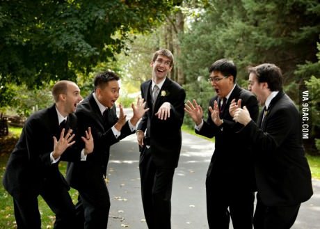 im-super-im-natural:  Groomsman reacting to this newly married man’s ring.  Best wedding photo ever. 