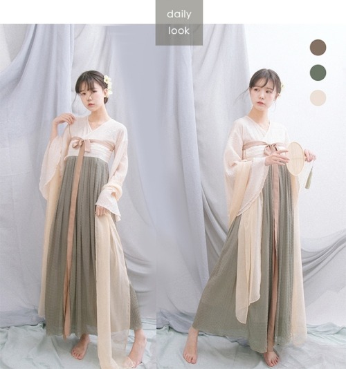 ziseviolet:  Designs from 川黛/Chuan Dai inspired by traditional Chinese hanfu, Part 3 (Part 1/Part 2)