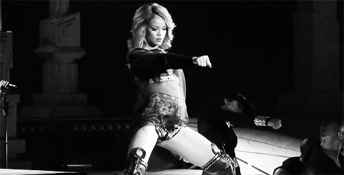 ryaninwonderland:  rihenna: “My saddle is waitin’, come and, jump on it.”  if jump isnt the next single im jumping off a bridge