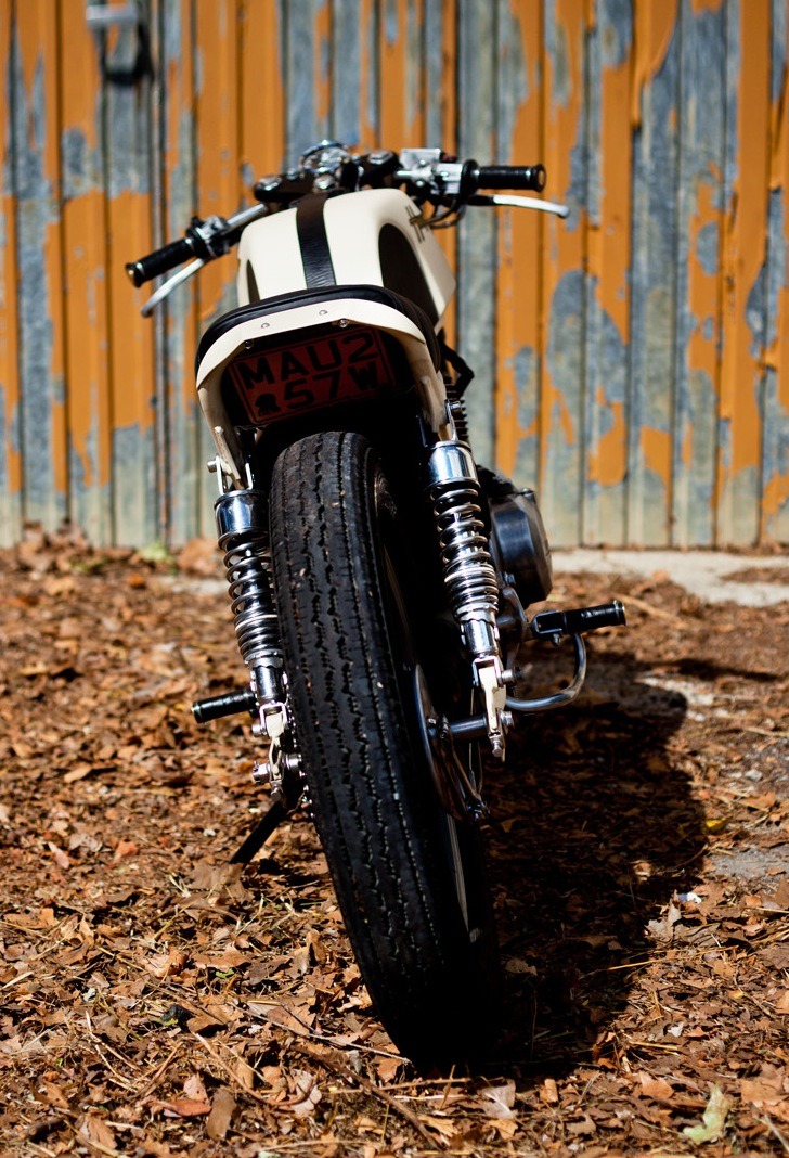collectori:  Old Empire Motorcycles “Hunter”http://thebikeshed.cc/2013/10/14/oem-hunter/