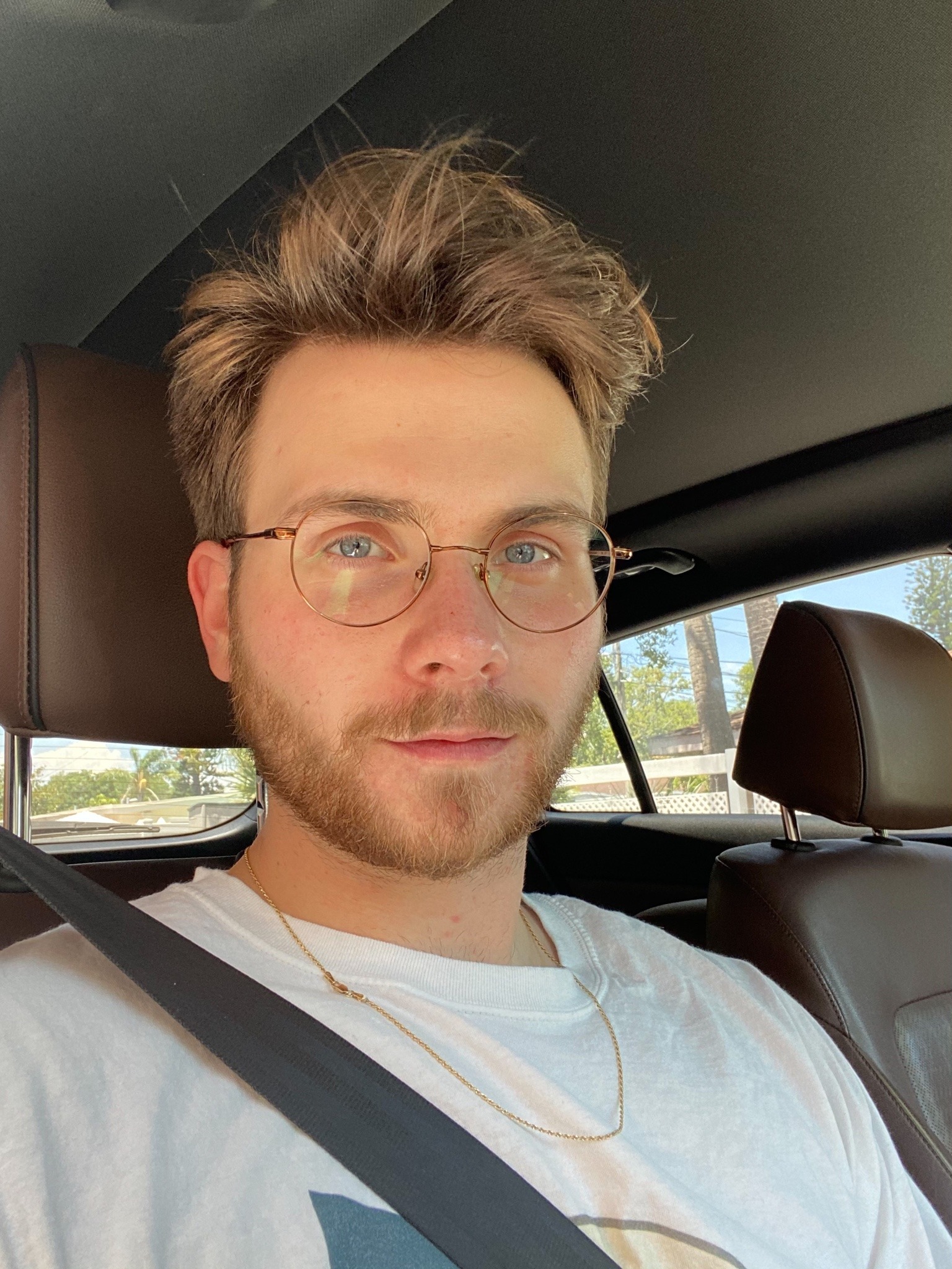 pumpkinspicebluntwrap:In the drive thru 💅