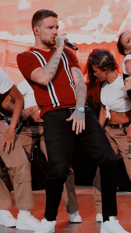 ot5stuffs:liam payne lockscreensreblog if you save.