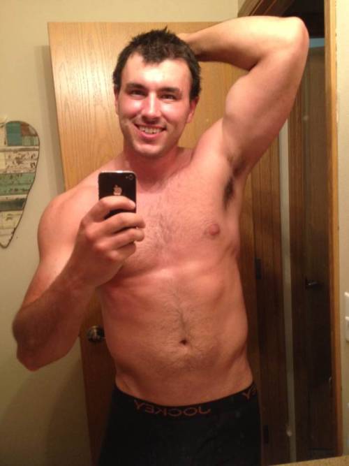 nakedguysfromkik:  His smile, adorable. 24yo guy from kik