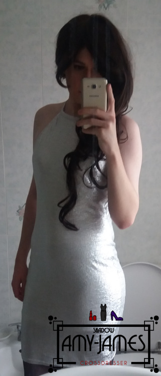 abbycatsuk: Lovely dress Amy, looking gorgeous :)