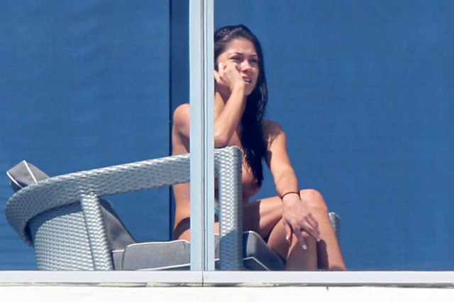 tbdl60:  Arianny Celeste sunbathing on vacation !!