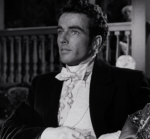 gregory-peck:Good, I like that. If you’re puzzled, you’re thinking of me.Montgomery Clift as Morris 