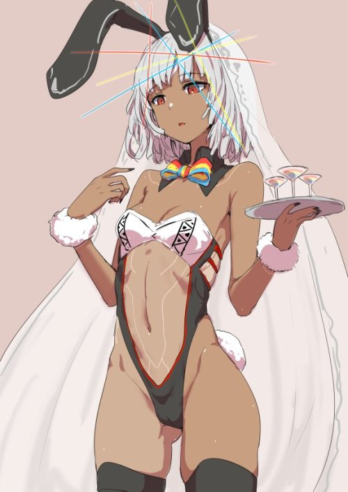 tumbdom:  メロン型容器に入ったアイス大好きフレンズさんのツイート: “#カルデアバニー部 https://t.co/5LJwM5UoHx”