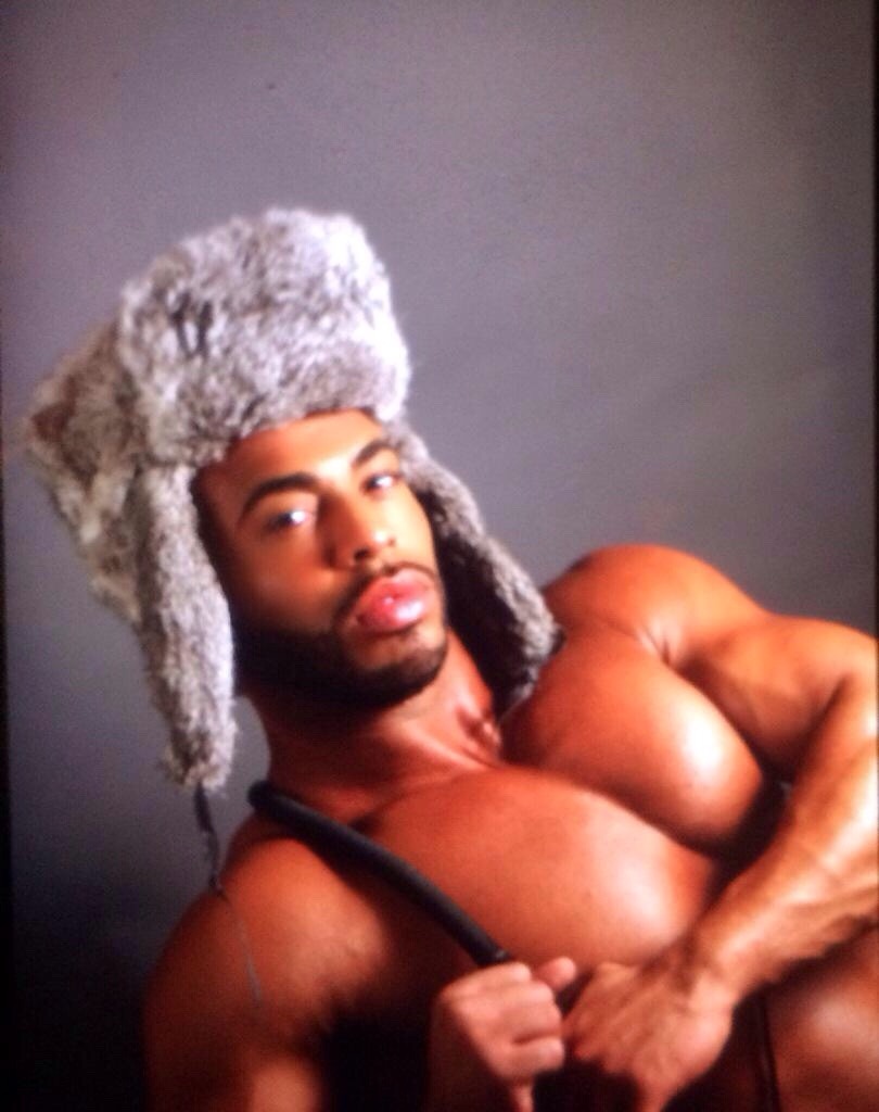 bestofgreg:  DAMN HE PERFECT!