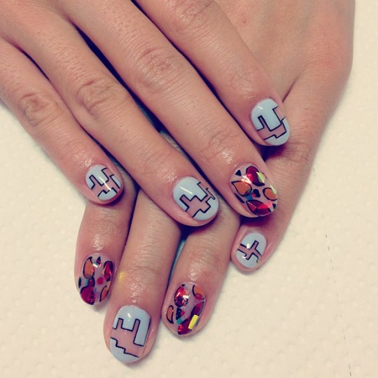 Freestyle nails for the masses: Photo