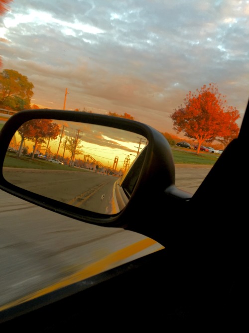my-milkshake-brings-nothing: There’s nothing wrong with looking back 