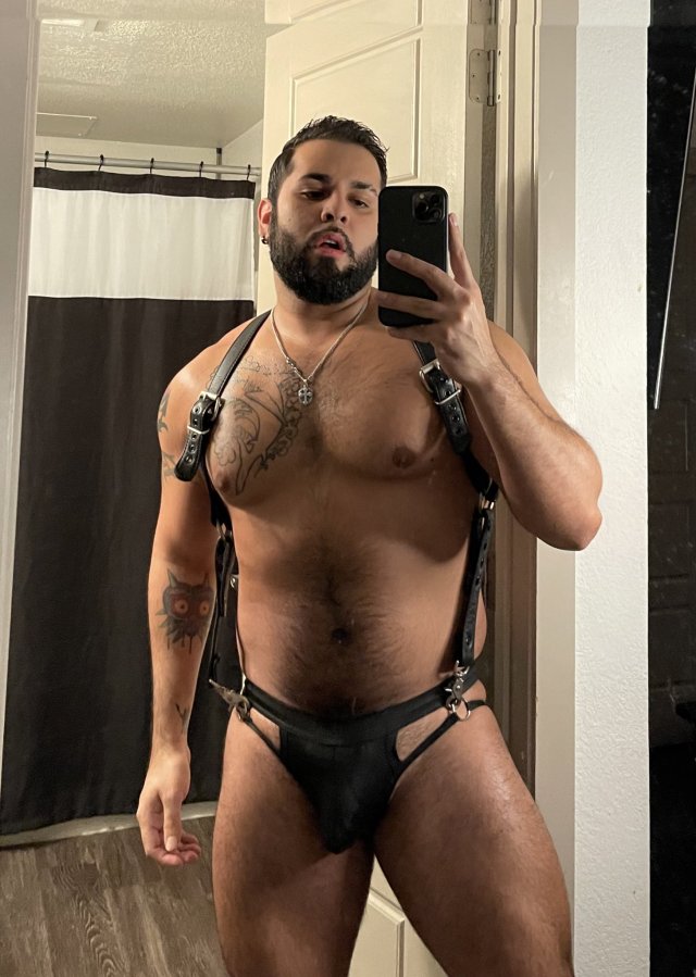 bear-hairy:Déjanos tu comentario 🐻. Rebloguea y comparte el contenido si te gustan las fotos. #Bear_Hairy