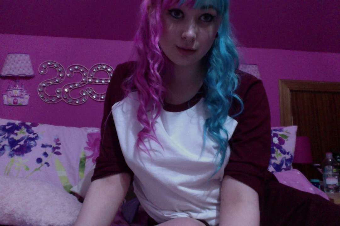 xkittencandyprincessx:  i feel like the cute cheerleader girlfriend that stole her