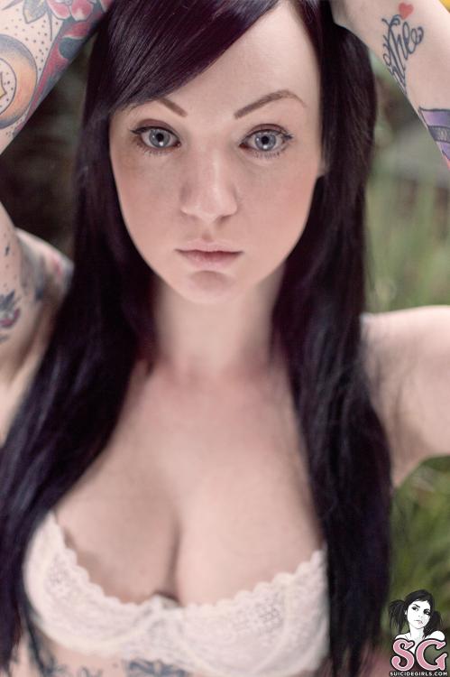 XXX past-her-eyes:  Vorpal Suicide  vorpal.suicidegirls.com photo