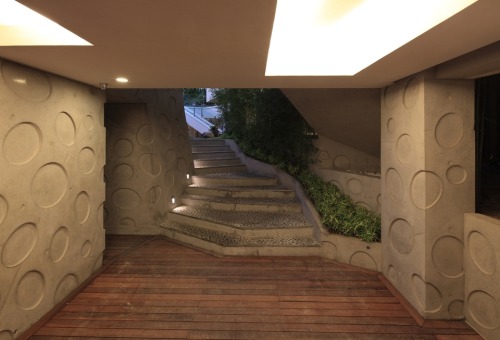 A residence in Korea #ArchitectureDesign by IROJE KHM Architects. bit.ly/1JeCvqf #KoreanArchi