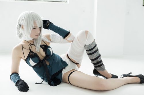 scandalousgaijin:  Kaine Nier (part 3) - うさ吉 Photo by Flameworks7