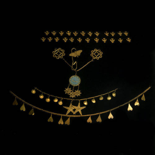 spiritsdancinginthenight:  Gold Jewelry of Princess Khnumit These items of jewelry belonging to Prin