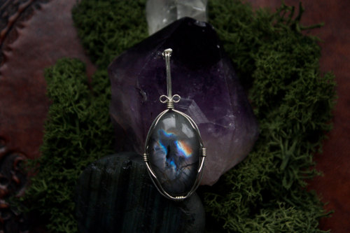 90377: this labradorite pendant looks like there’s a dark nebula hidden inside.for sale at ~ 9