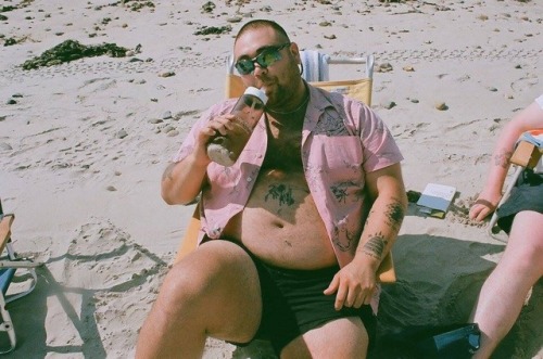 war-threat: Vodka lemonade on the beach