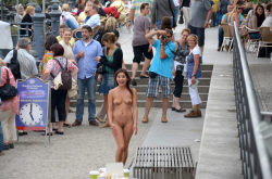 nude-girls-in-public:  Nude-in-public:  Agnes