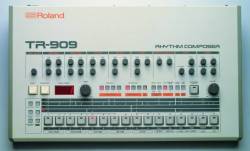 synthface:  https://www.attackmagazine.com/reviews/the-best/top-ten-classic-drum-machines/ 