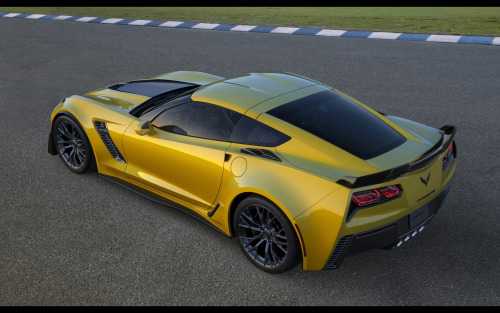 2015 Chevrolet Corvette Z06.(via 2015 Chevrolet Corvette Z06 - Static - 4 - 1680x1050 - Wallpaper)