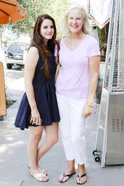  Lana and mom Pat Grant posing for photos