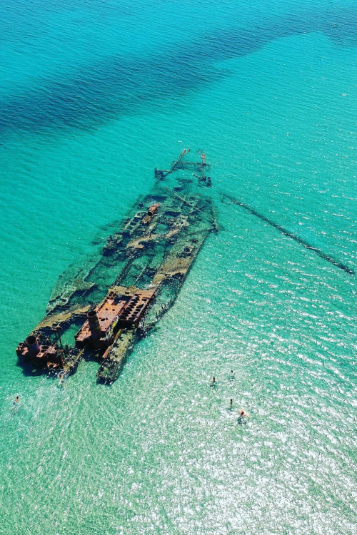 lost-and-found-in-greece: Shipwreck of Epanomi, Thessaloniki, Greece  