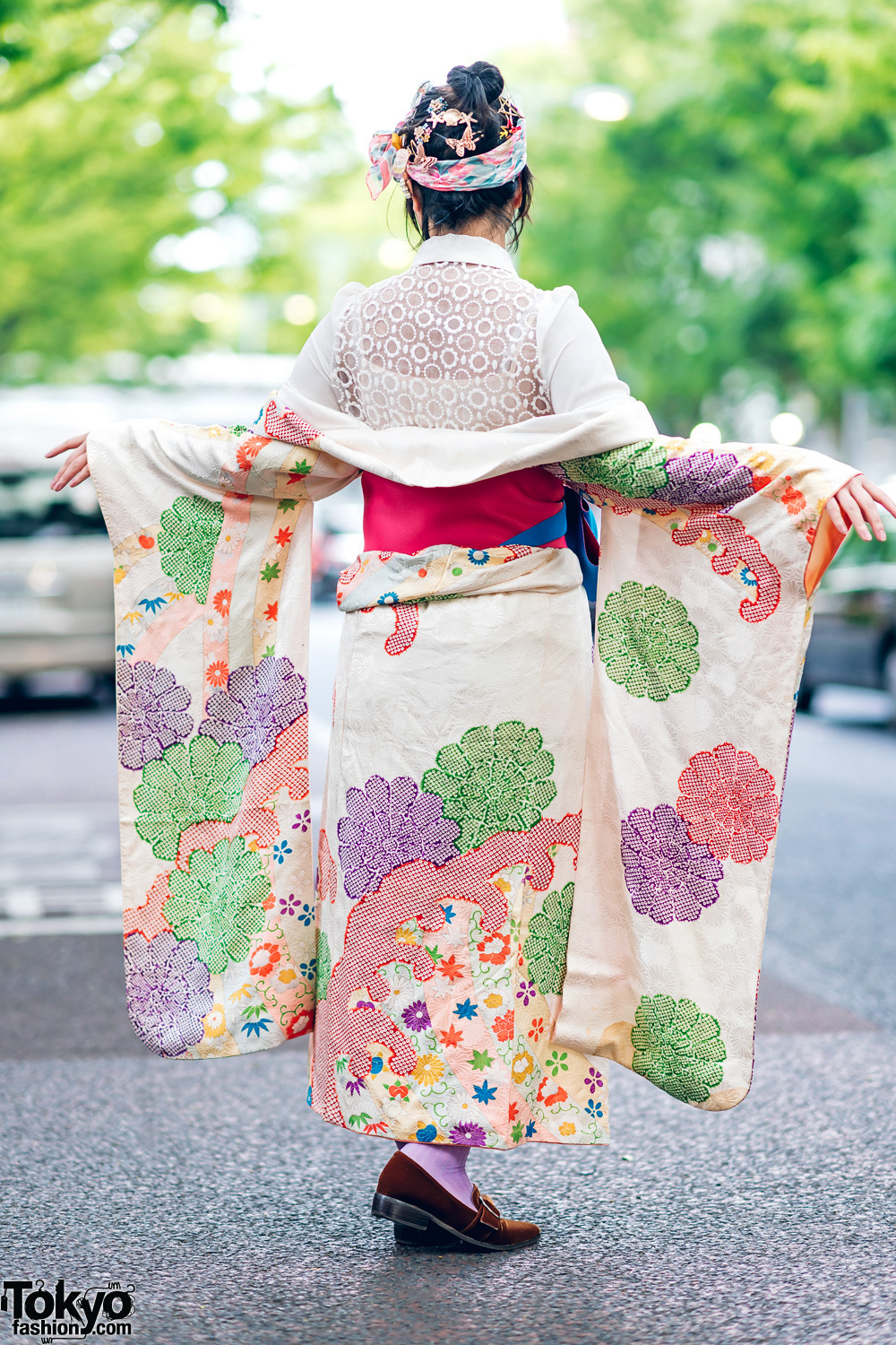 tokyo-fashion:  Japanese fashion student Lisa on the street in Harajuku wearing a