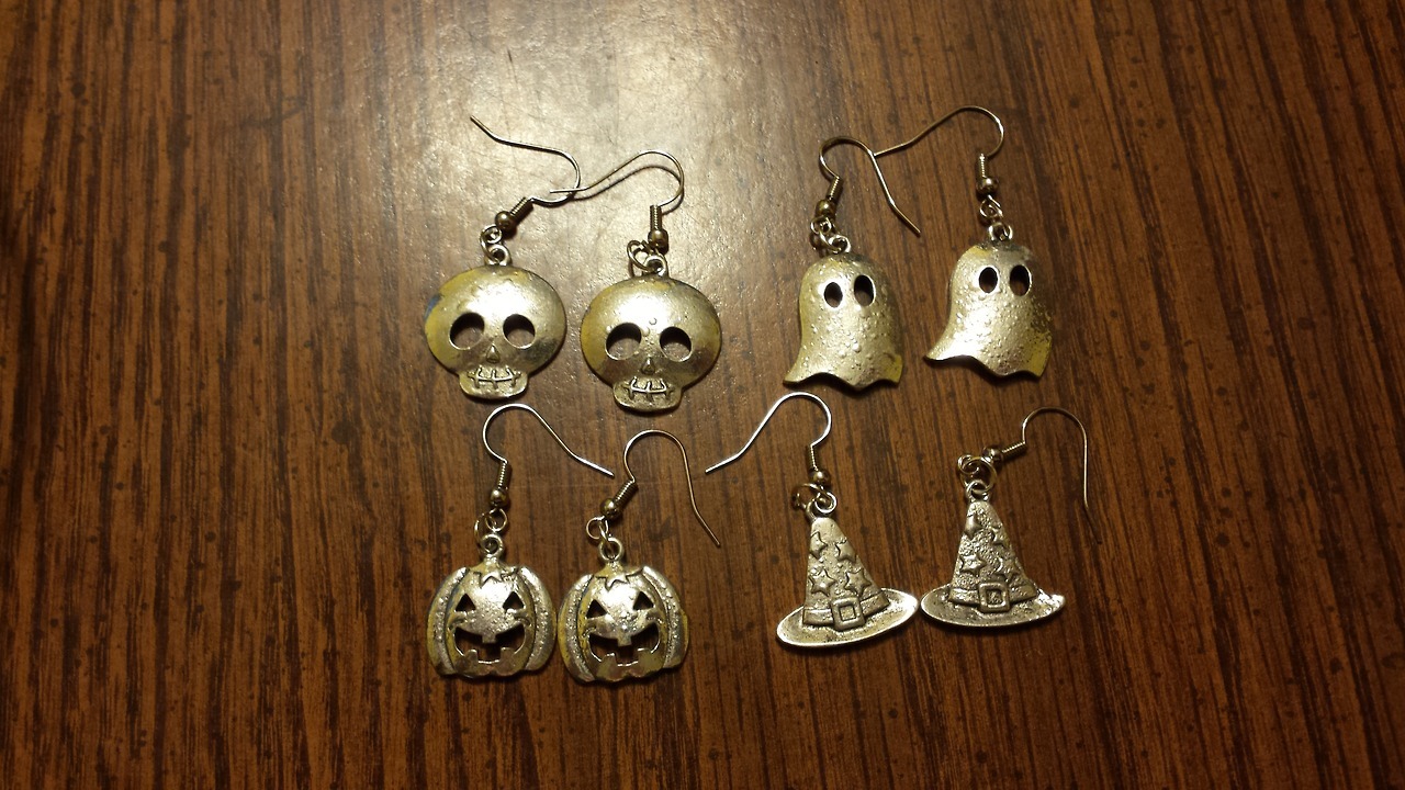 jessthebear: thebearaccessories:  It’s that time of year… Halloween accessories