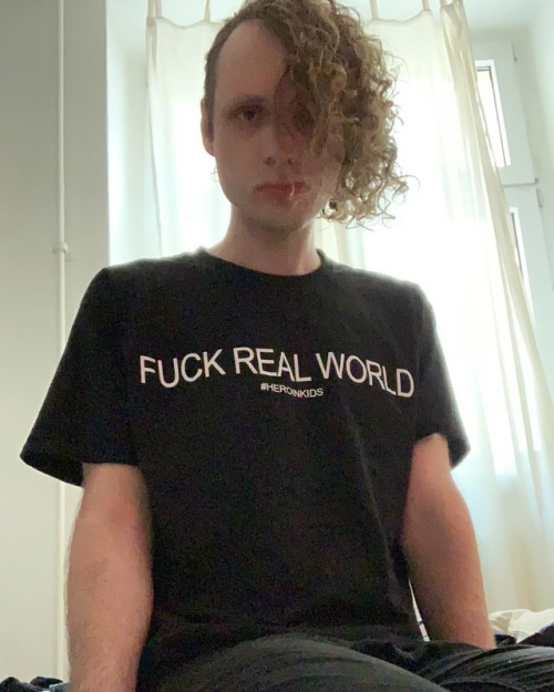 F#ck real World #heroinkids #kaiserengel #grunge #fashion #heroinchic #shirt #pale #allblack  https: