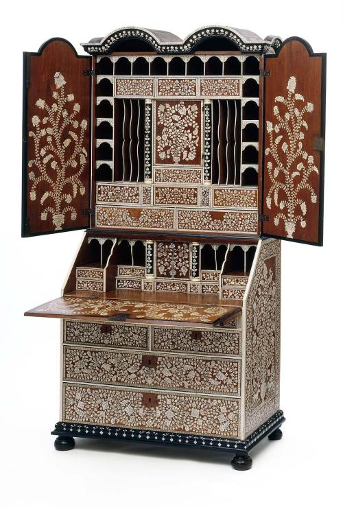 fashionsfromhistory:Bureau-cabinet1740-1750 Vizagapatam, a port on the Coromandel Coast of eastern I