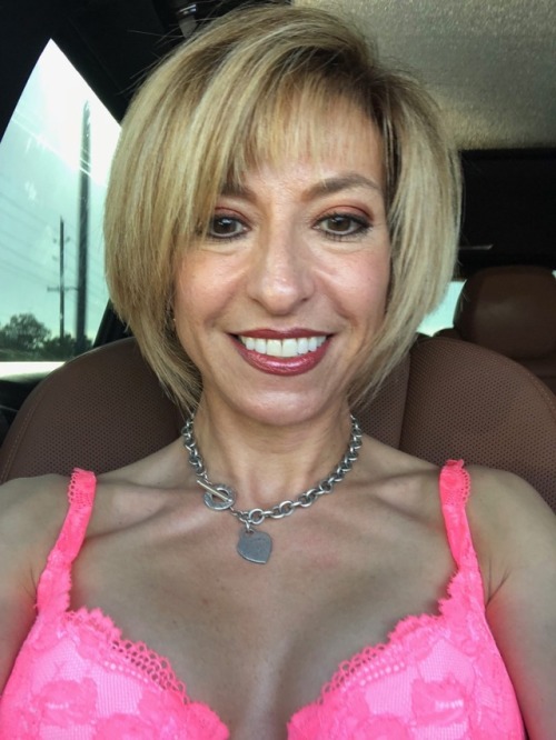 iam42dicks: Love my Tiffany necklace, but a pearl one might look even better