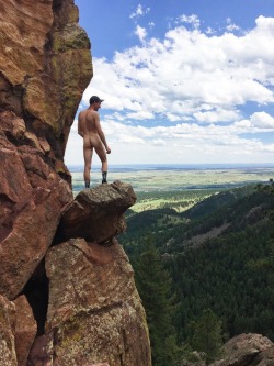 love-forever-illusive:I went hiking and I decided to do an epic butt picture!