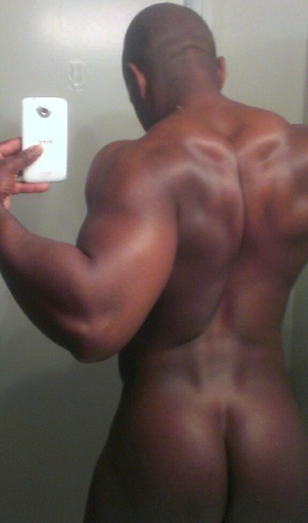 countryboi832:  phatbootyluva:  fcsdtrmntn:  Cake!!!!! ……..drool…I’m soooo hungry right now  phatbootyluva.tumblr.com phatbootyluva.tumblr@gmail.com  GOT DAYUM!