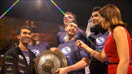 skylinehiatus:  EG FUCKIN WON WE WON   I want to announce that EG is fucking won the International!!Congratz EG!!