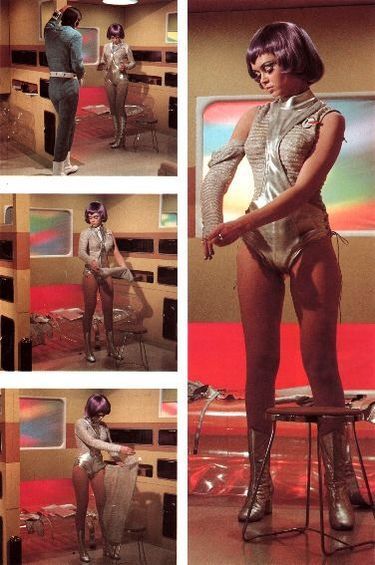 spazio-sf:  Gabrielle Drake 