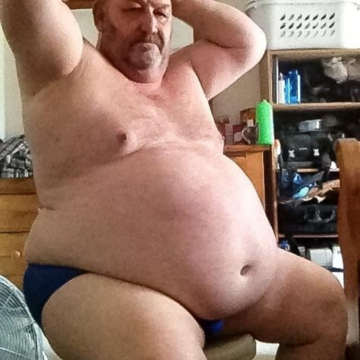 polarbeardave:chubdaddybelly22:Nice  sexy